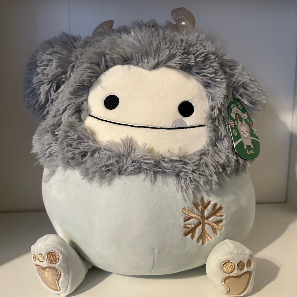 Squishmallow Evita 16”